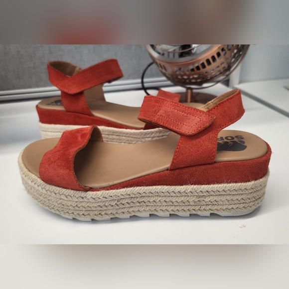 Sorel Cameron Flatform Sandals - Picture 7 of 8